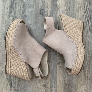 Kenneth Cole New York Wedges